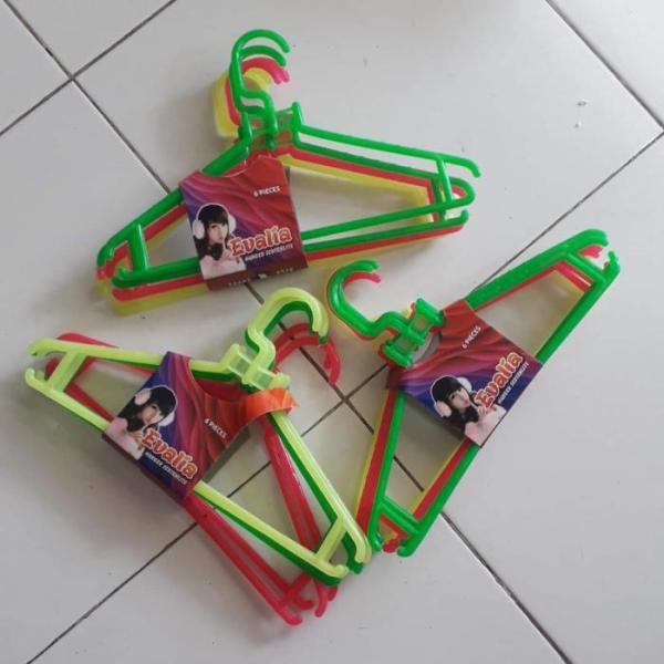 Hanger Evalia - Hanger Plastik Blueshark